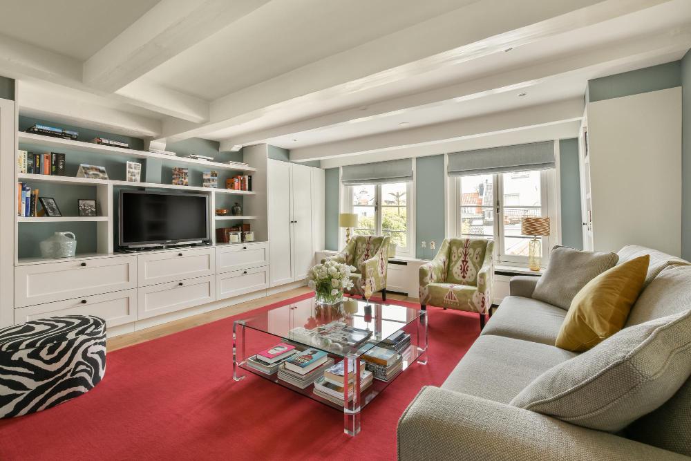 AVENIDA CROSSING APARTMENTS